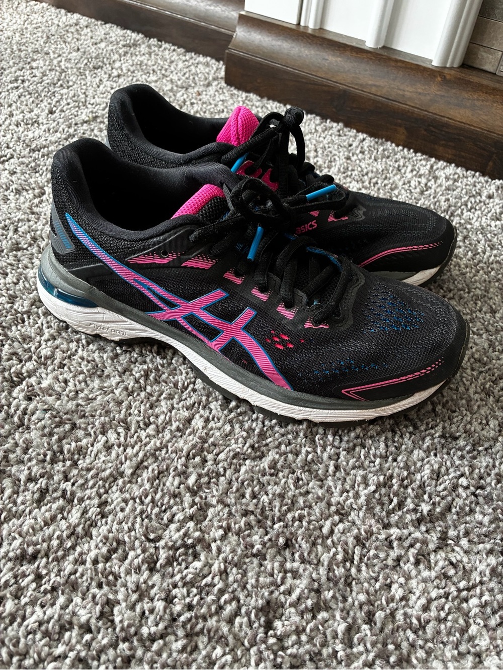ASICS GT 2000 Black and Pink Running Sneakers